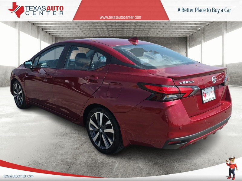 Nissan Versa Sedan Vehicle Full-screen Gallery Image 8