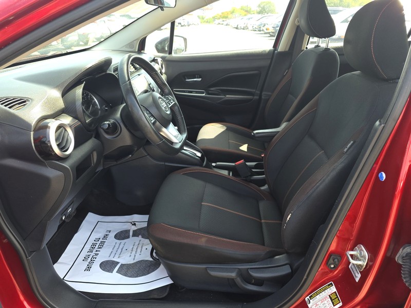 Nissan Versa Sedan Vehicle Full-screen Gallery Image 9