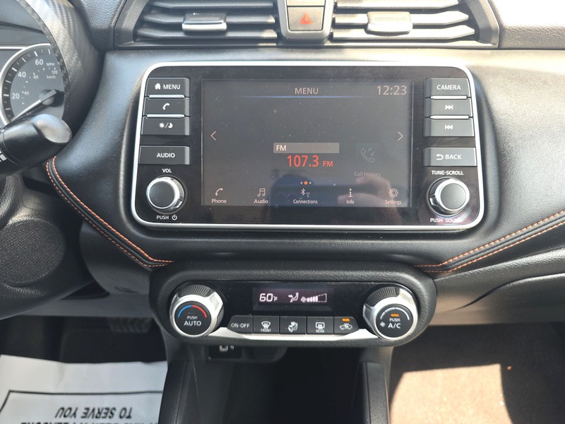 Nissan Versa Sedan Vehicle Full-screen Gallery Image 11