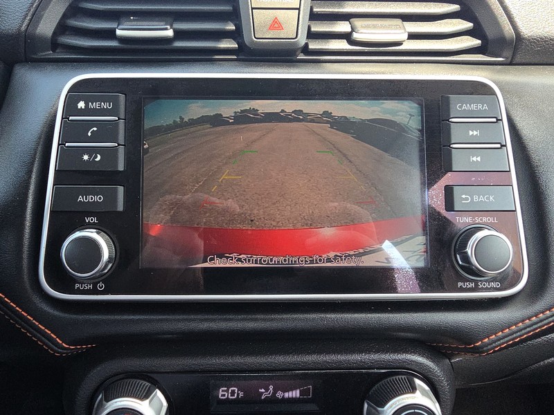 Nissan Versa Sedan Vehicle Full-screen Gallery Image 16
