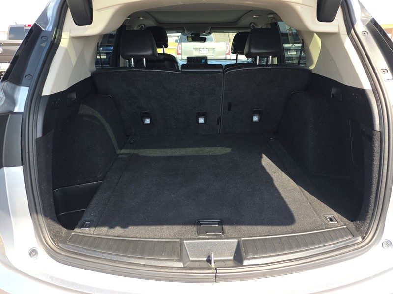 Acura RDX Vehicle Full-screen Gallery Image 11