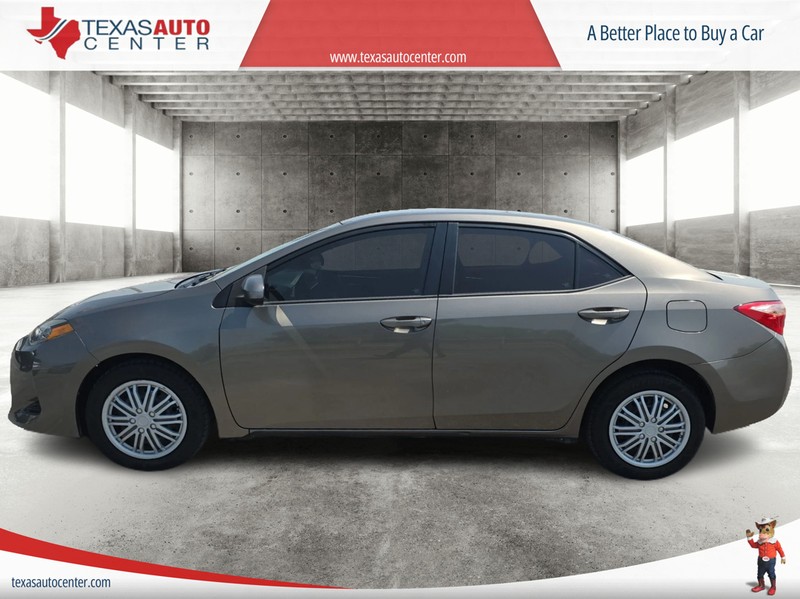 Toyota Corolla Vehicle Full-screen Gallery Image 05