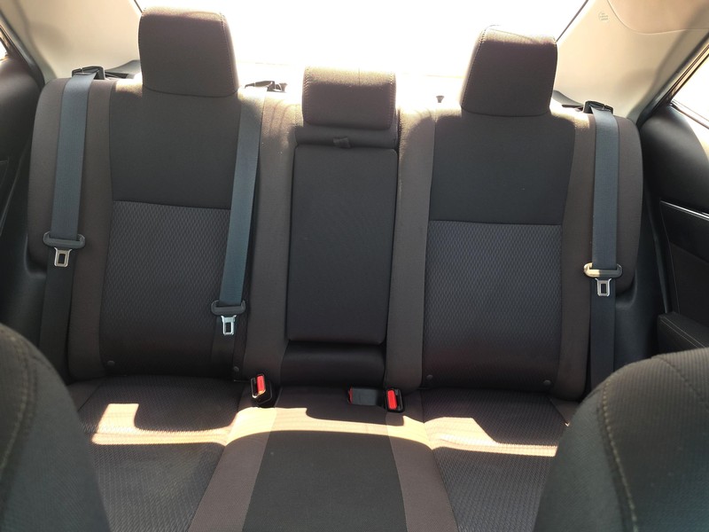 Toyota Corolla Vehicle Full-screen Gallery Image 12
