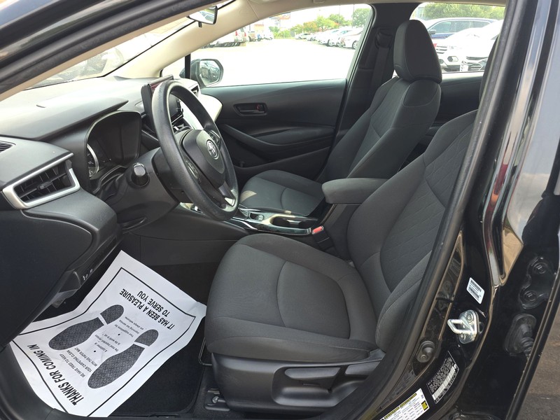 Toyota Corolla Vehicle Full-screen Gallery Image 09