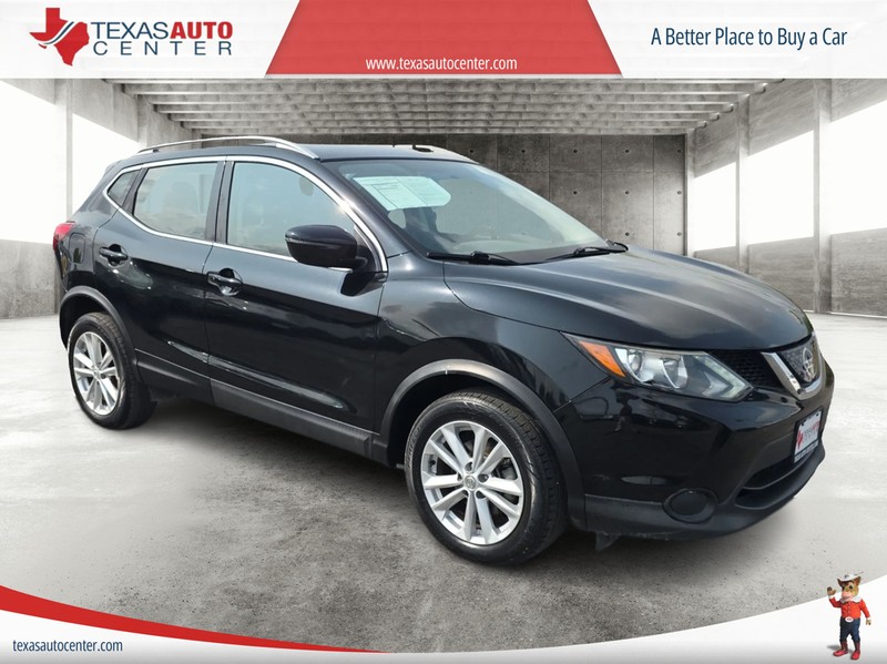 Nissan Rogue Sport Vehicle Full-screen Gallery Image 01