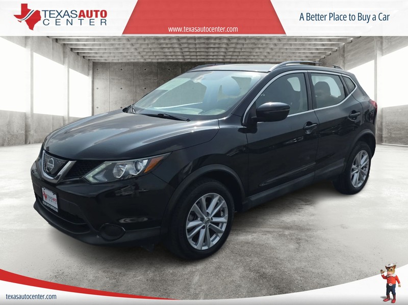 Nissan Rogue Sport Vehicle Full-screen Gallery Image 02