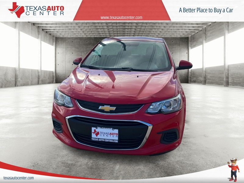 Chevrolet Sonic Vehicle Full-screen Gallery Image 3