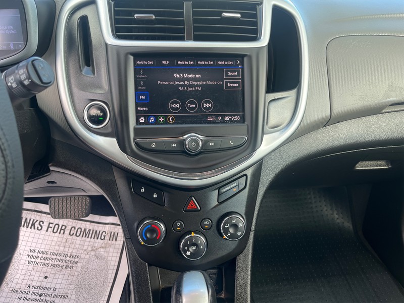 Chevrolet Sonic Vehicle Full-screen Gallery Image 11