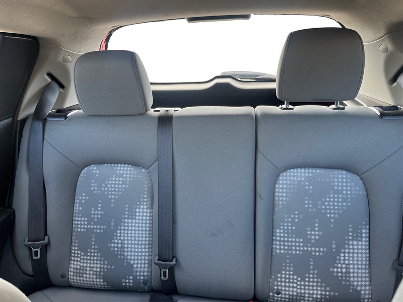 Chevrolet Sonic Vehicle Full-screen Gallery Image 12