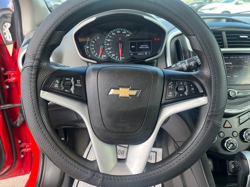 Chevrolet Sonic Vehicle Full-screen Gallery Image 13