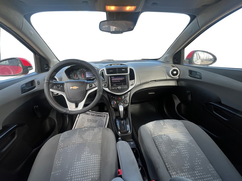 Chevrolet Sonic Vehicle Full-screen Gallery Image 14