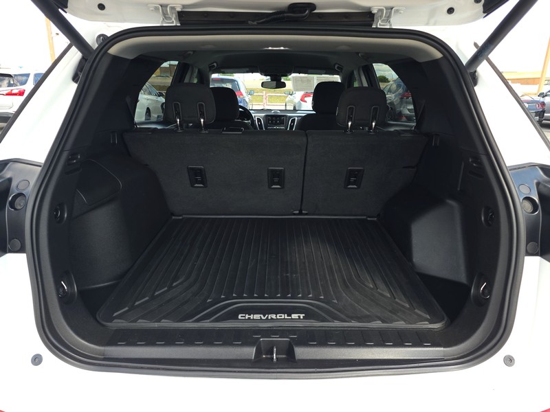 Chevrolet Equinox Vehicle Full-screen Gallery Image 11