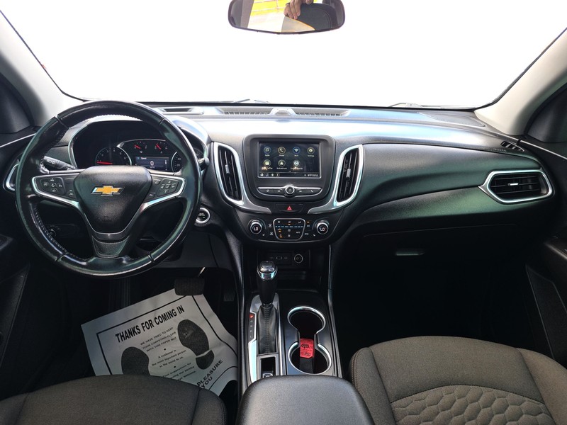 Chevrolet Equinox Vehicle Full-screen Gallery Image 16