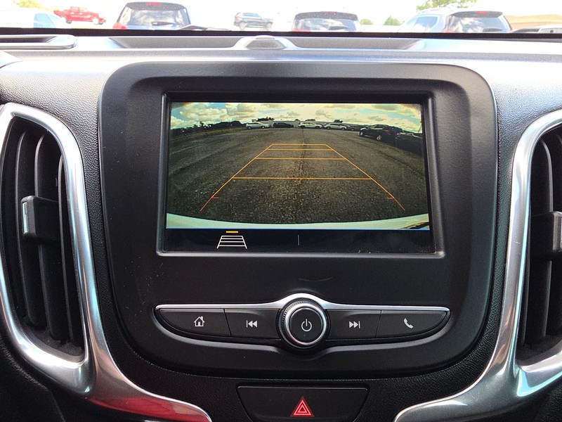Chevrolet Equinox Vehicle Full-screen Gallery Image 17