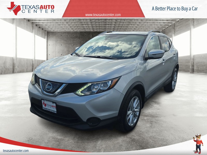 Nissan Rogue Sport Vehicle Full-screen Gallery Image 02