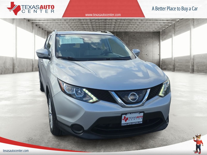 Nissan Rogue Sport Vehicle Full-screen Gallery Image 03