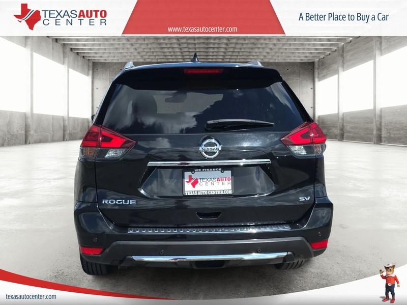 Nissan Rogue Vehicle Full-screen Gallery Image 06