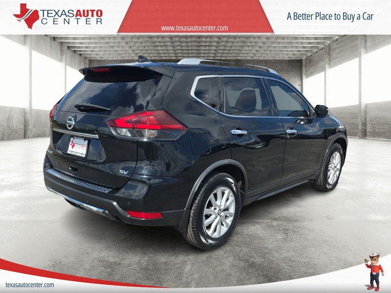 Nissan Rogue Vehicle Full-screen Gallery Image 07