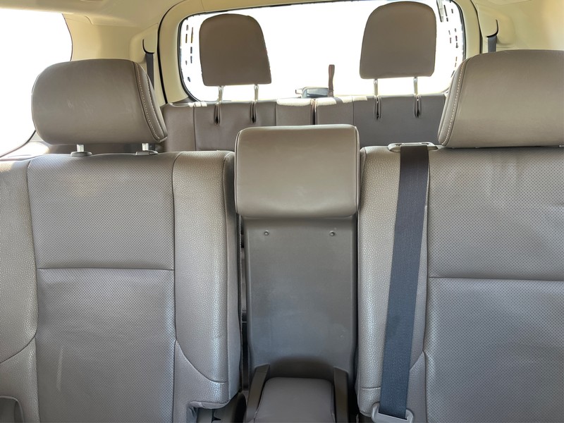 Lexus GX 460 Vehicle Full-screen Gallery Image 12