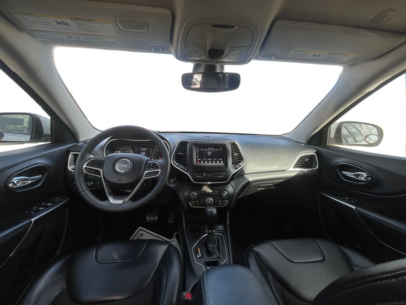 Jeep Cherokee Vehicle Full-screen Gallery Image 14