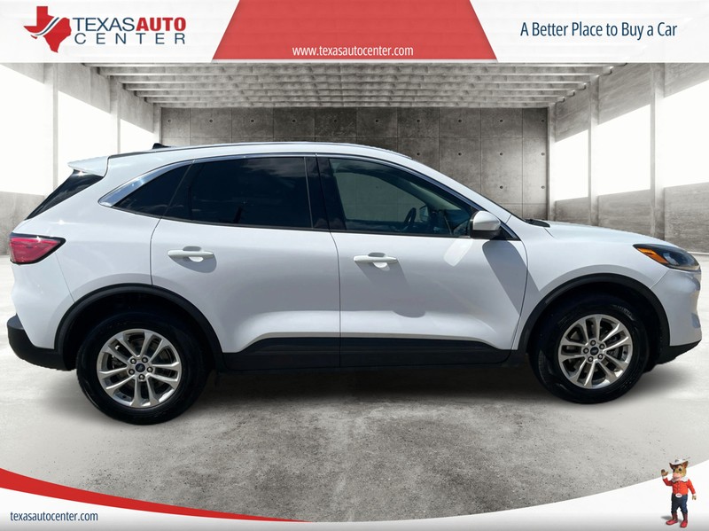 Ford Escape Vehicle Full-screen Gallery Image 04