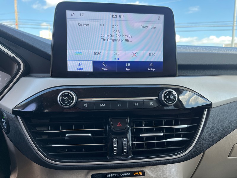 Ford Escape Vehicle Full-screen Gallery Image 12
