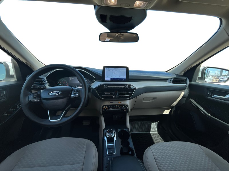 Ford Escape Vehicle Full-screen Gallery Image 16