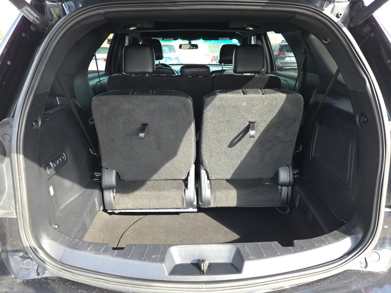 Ford Explorer Vehicle Full-screen Gallery Image 11