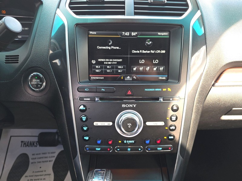 Ford Explorer Vehicle Full-screen Gallery Image 12