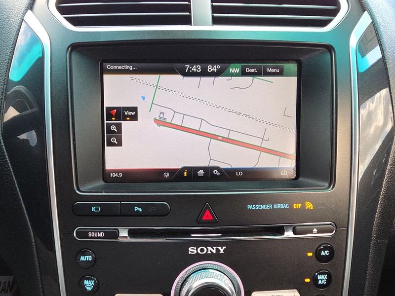 Ford Explorer Vehicle Full-screen Gallery Image 17