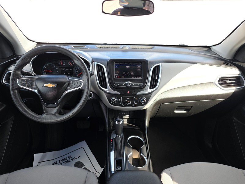 Chevrolet Equinox Vehicle Full-screen Gallery Image 16