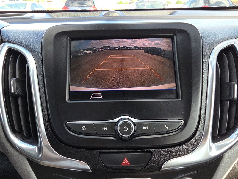 Chevrolet Equinox Vehicle Full-screen Gallery Image 17