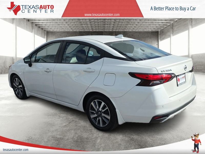 Nissan Versa Sedan Vehicle Full-screen Gallery Image 8