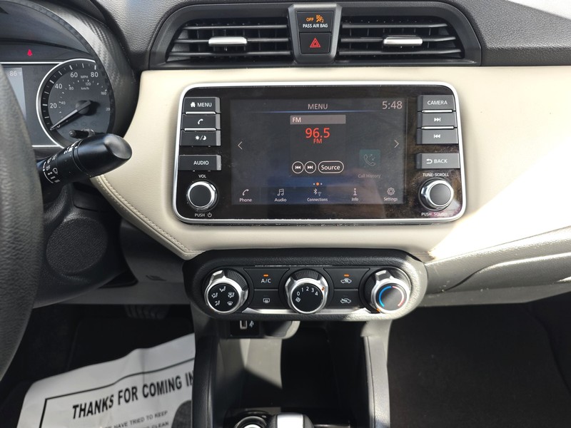 Nissan Versa Sedan Vehicle Full-screen Gallery Image 11