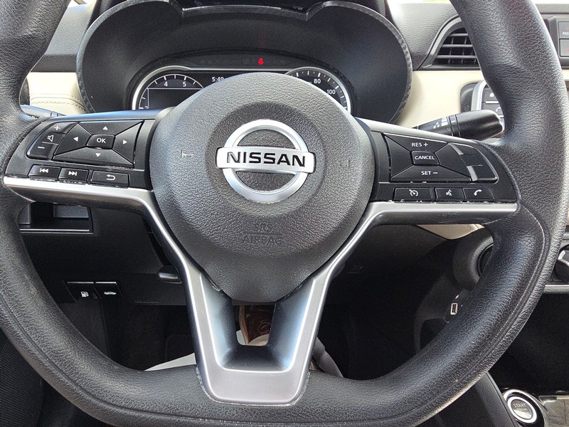 Nissan Versa Sedan Vehicle Full-screen Gallery Image 13