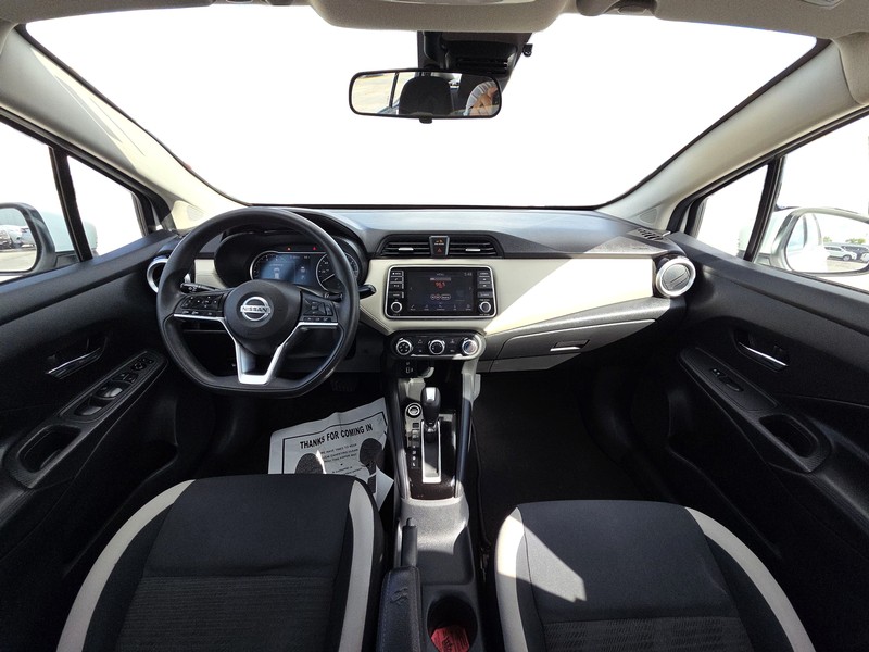 Nissan Versa Sedan Vehicle Full-screen Gallery Image 14