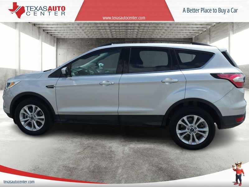 Ford Escape Vehicle Full-screen Gallery Image 5