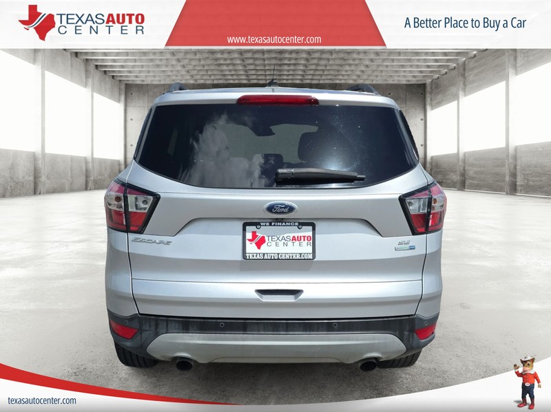 Ford Escape Vehicle Full-screen Gallery Image 6