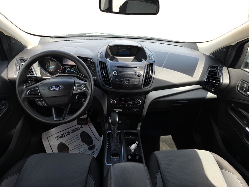 Ford Escape Vehicle Full-screen Gallery Image 16