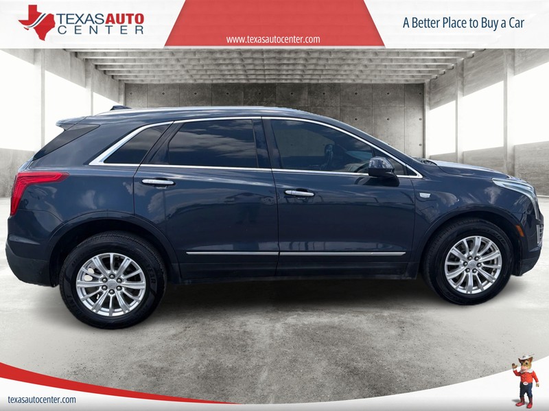 Cadillac XT5 Vehicle Full-screen Gallery Image 04