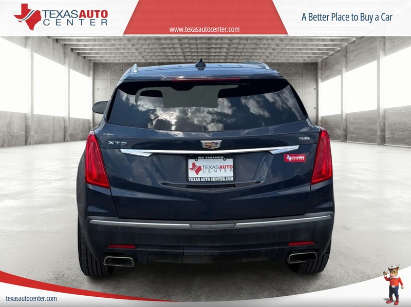 Cadillac XT5 Vehicle Full-screen Gallery Image 06
