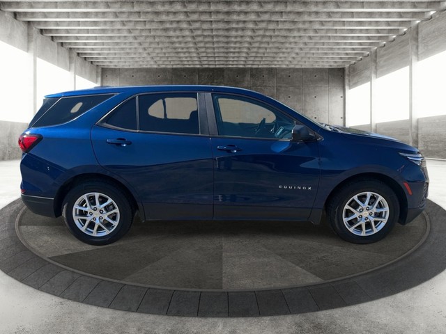 Chevrolet Equinox Vehicle Full-screen Gallery Image 04