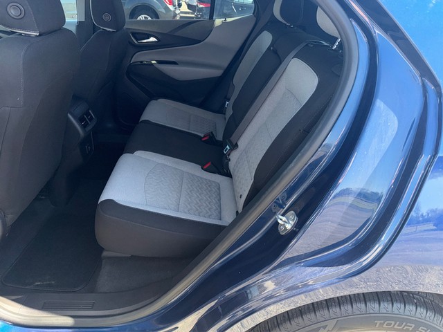 Chevrolet Equinox Vehicle Full-screen Gallery Image 10
