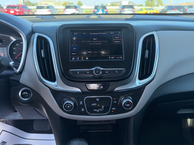 Chevrolet Equinox Vehicle Full-screen Gallery Image 12