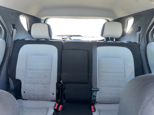 Chevrolet Equinox Vehicle Full-screen Gallery Image 13