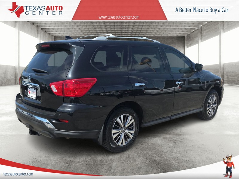 Nissan Pathfinder Vehicle Full-screen Gallery Image 07