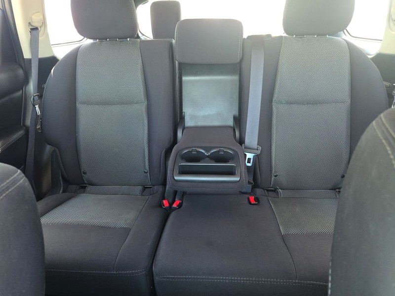 Nissan Pathfinder Vehicle Full-screen Gallery Image 13