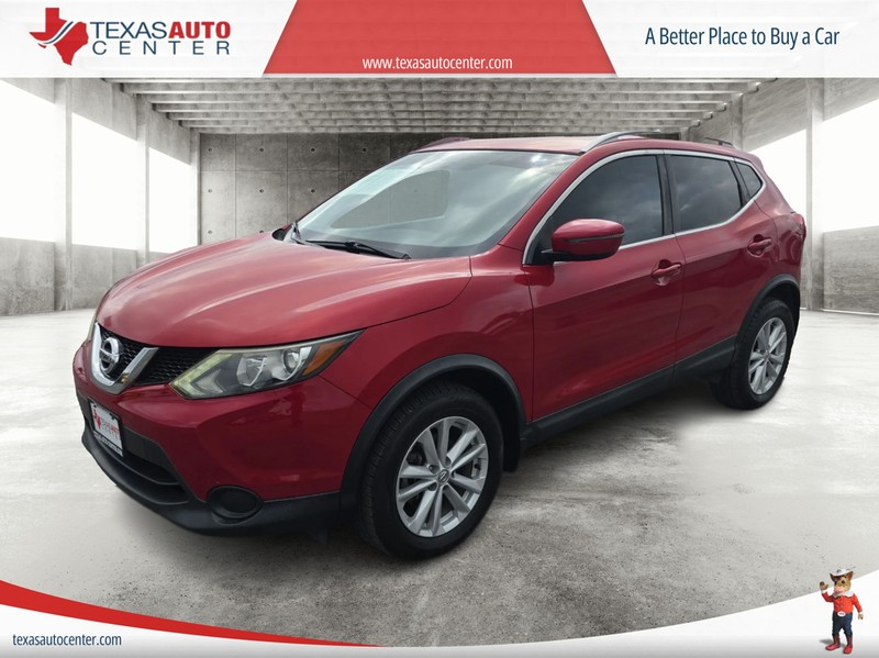 Nissan Rogue Sport Vehicle Full-screen Gallery Image 2