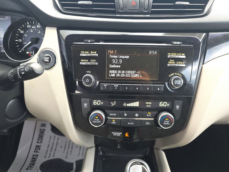 Nissan Rogue Sport Vehicle Full-screen Gallery Image 11