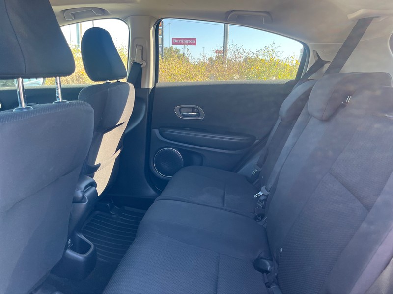 Honda HR-V Vehicle Full-screen Gallery Image 10